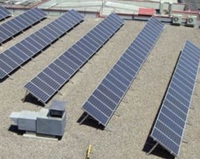 Damm conecta a la red sus placas solares de El Prat de Llobregat