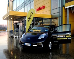 Hertz y Nissan lanzan el vehículo eléctrico en Milán, Italia