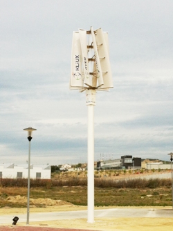 Circe y Kliux Energies inauguran un aerogenerador de eje vertical en la universidad de Zaragoza