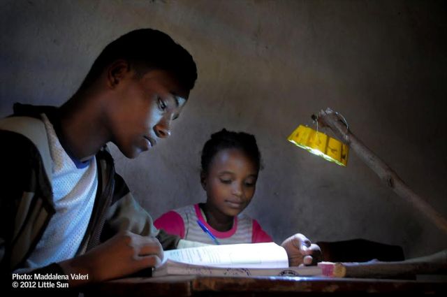 VELUX lanza un concurso de diseño para llevar luz sostenible a África