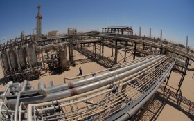 Suministro de electricidad en el desierto de Libia
