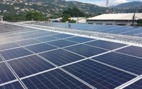 Finalizada la instalación fotovoltaica con inyección cero de Jamaica