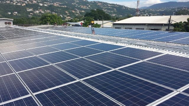Finalizada la instalación fotovoltaica con inyección cero de Jamaica