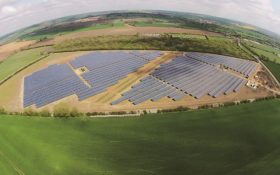 ET Solar Connects 5MWp PV Plant in UK for Lightsource Renewable