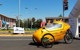 Autos solares demostraron su eficiencia en pista de Movicenter