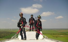 Los Bomberos de Valladolid incorporan los parques eólicos a su protocolo de emergencias
