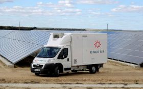 Enertis lanza su nuevo laboratorio móvil para el análisis de plantas fotovoltaicas en Chile