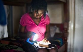 Más Luz Natural para África