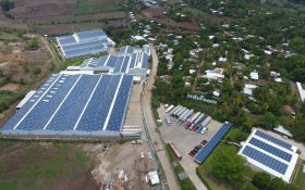 Inaugurada en El Salvador la planta fotovoltaica de Ennera para la empresa Indufoam