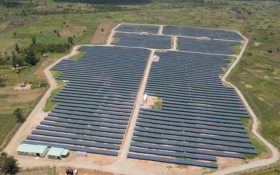Building Energy celebra el comienzo de la producción en su planta de energía fotovoltaica en Uganda