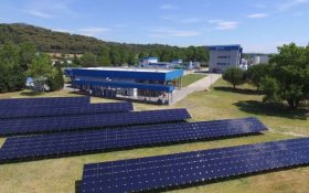 Almirall busca ahorrar en 2018 un 16% del consumo eléctrico en su Planta Química
