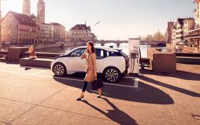 ABB presenta el primer cargador para autos eléctricos de Neuquén