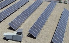 Damm conecta a la red sus placas solares de El Prat de Llobregat