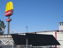 McDonald&rsquo;s instala en sus restaurantes paneles solares termodin&aacute;micos