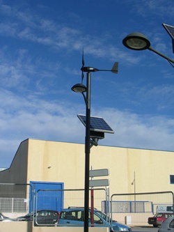 Presentada la nueva farola solar e&oacute;lica, de alto rendimiento