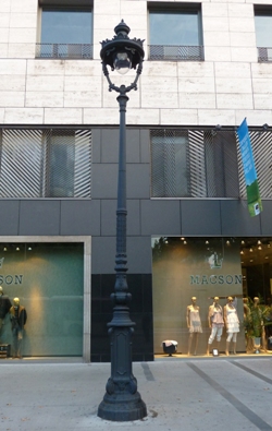 Las farolas modernistas de La Diagonal de Barcelona, son restauradas por Industrias de Iluminación Roura