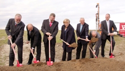 IBC SOLAR junto a Angela Merkel da el pistoletazo de salida al mayor parque solar en Pomerania Occidental (Alemania)