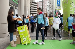 AMBILAMP recogió más de 3.500 fluorescentes y bombillas de bajo consumo para su reciclaje en la San Silvestre Vallecana