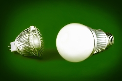 Un empresario español inventa una bombilla fabricada para durar toda la vida