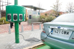 Vehículos Eléctricos Renovables inaugura su primera unidad del Sistema PEySI en el Centro Comercial Tres Aguas del municipio de Alcorcón