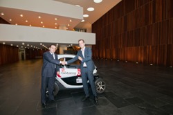 Car Sharing Navarra cierra el primer acuerdo comercial con la empresa Navarra ENECSA